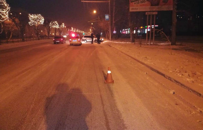 В Абакане под колеса попали два пешехода