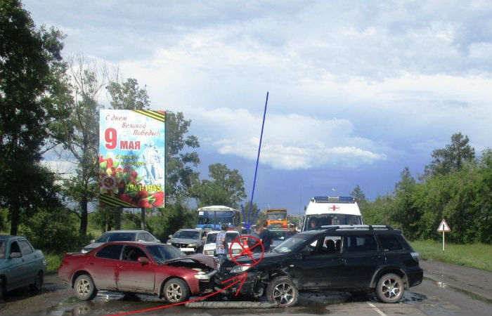 В Абакане пьяный водитель "Mitsubishi" спровоцировал ДТП с четырьмя пострадавшими