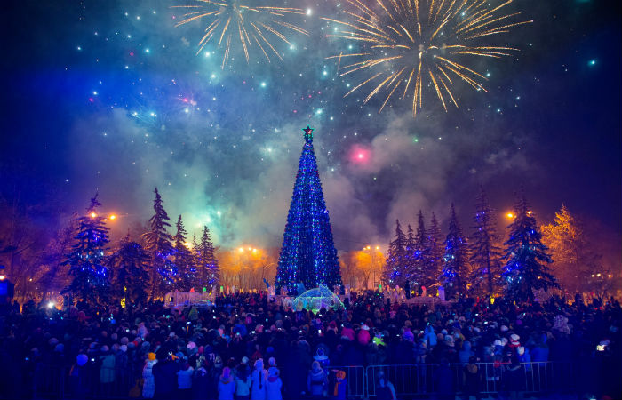 Больше 2000 человек побывали на открытии главной елки Хакасии