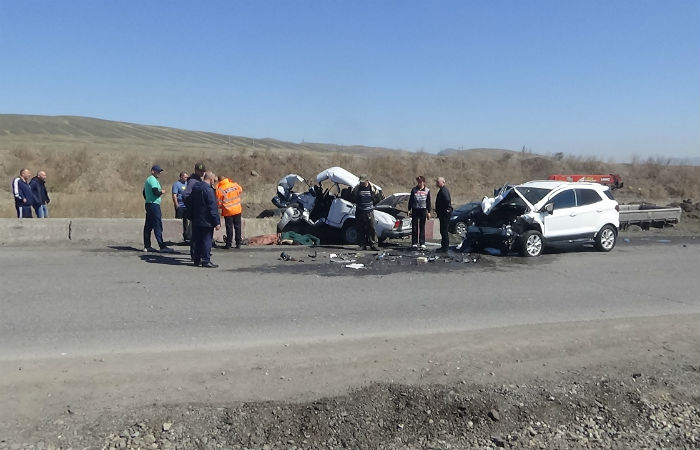 Один человек погиб, трое пострадали в лобовом ДТП на трассе Абакан - Красноярск