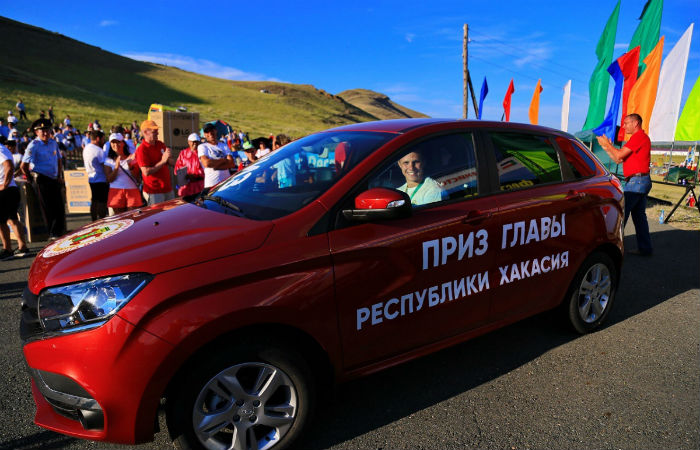 На Тун пайраме разыграли "Lada Xray"