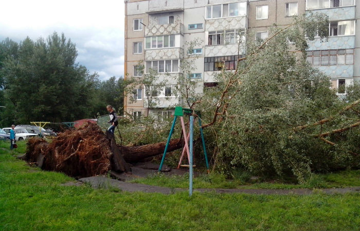 По Абакану снова прошелся ураган