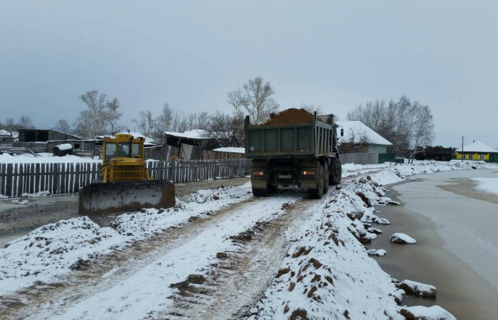 В Хакасии больше 300 человек пострадали от паводка, остаются подтопленными около ста участков