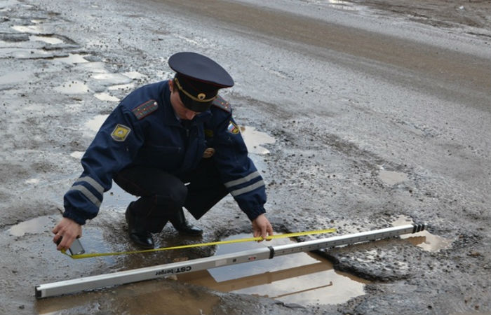 Прокуратура потребовала привести в порядок дороги и светофоры в Калинино