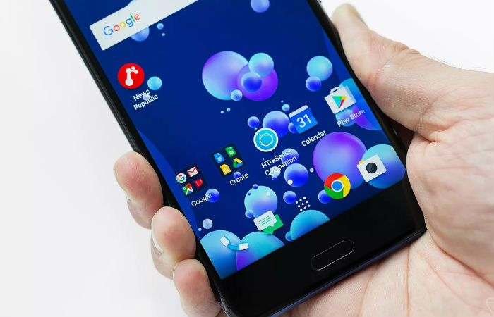 Новый смартфон от HTC U11 реагирует на сжатие 