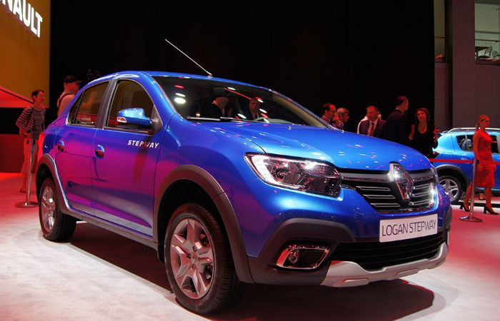 "Внедорожные" Renault Logan и Sandero поступили в продажу