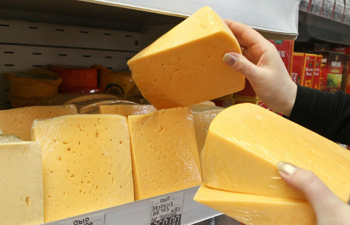 В России хотят запретить сыроподобные продукты