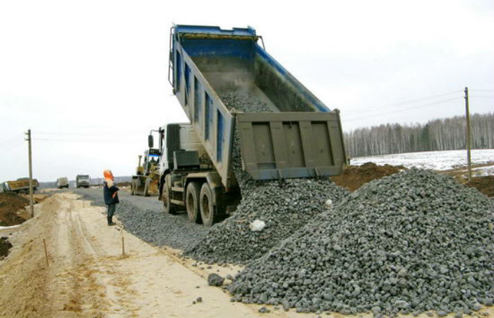 В Абакане начинается отсыпка размытых дорог