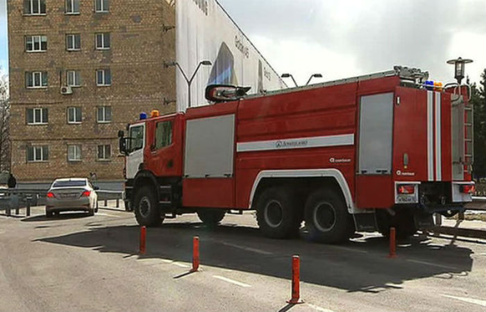 В Красноярске из-за пожара в колледже эвакуировали более 400 человек ​