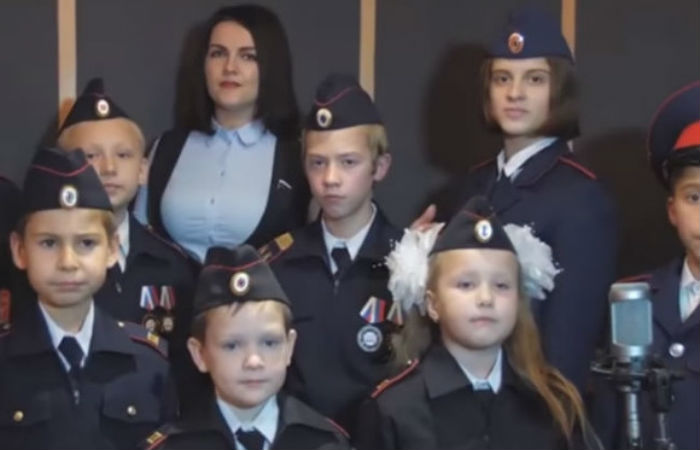 Депутат Госдумы снялась в музыкальном клипе о готовности детей пойти в бой за Путина