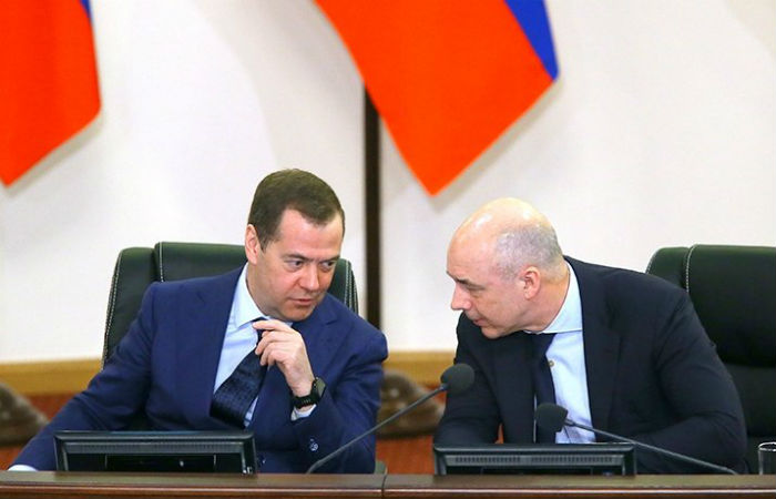 Медведев пообещал не повышать налоги в России в ближайшие шесть лет