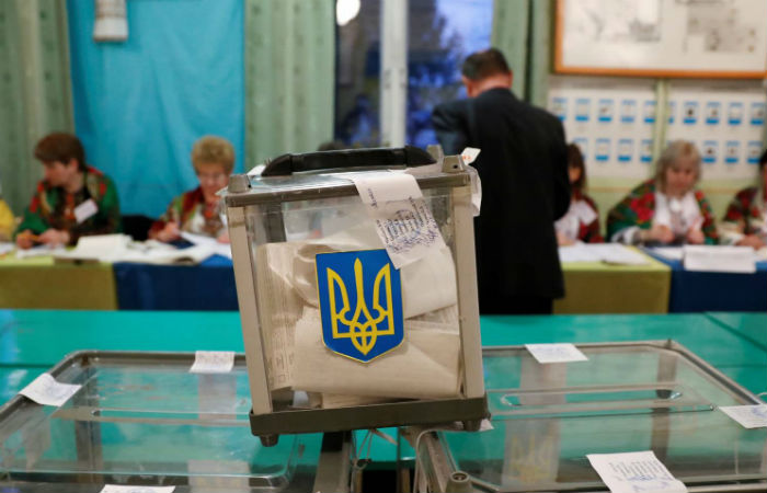 Зеленский и Порошенко прошли во второй тур выборов