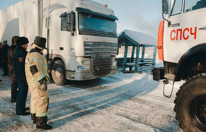 По пути в Хакасию дальнобойщик чуть не замерз под Кемеровом