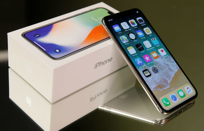 Стоимость iPhone X в России упала на 20 тыс. рублей