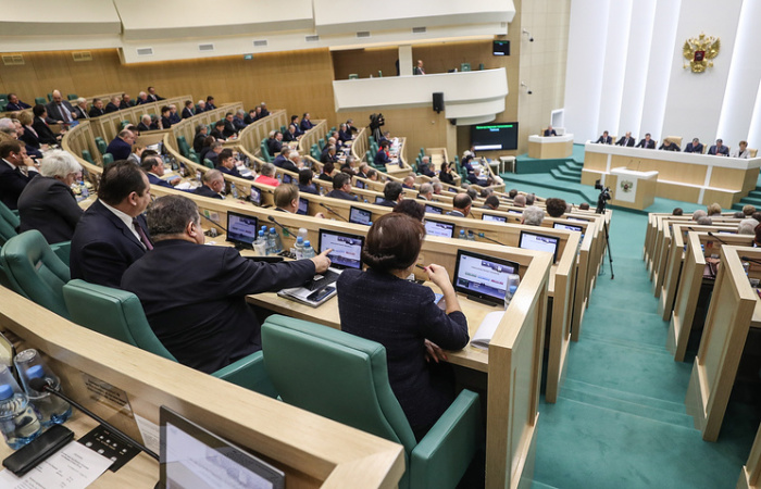 Совет Федерации одобрил закон о фейковых новостях