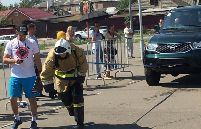 В Хакасии соревновались сильнейшие пожарные-спасатели