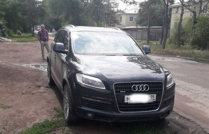 Житель Черногорска может лишиться Audi Q7 за долги перед городской администрацией