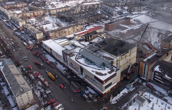 Причиной пожара в Кемерово стало замыкание из-за протечки крыши ТЦ