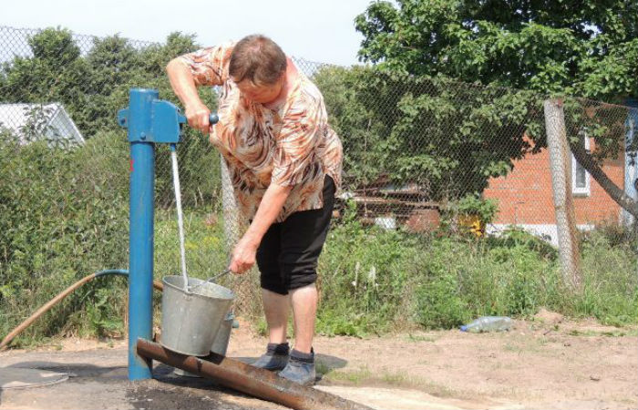 В Абакане не могут решить проблему пахнущей спиртом воды