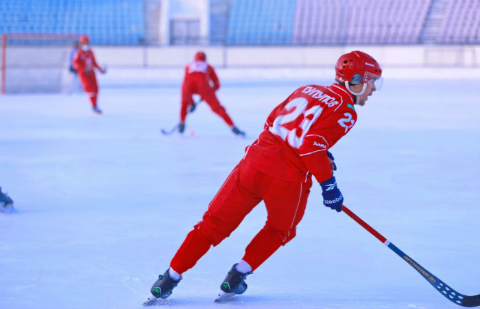 «Саяны» потерпели первое поражение