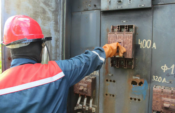 В Хакасии энергетики снова берутся за рубильник - коммунальщики не гасят долги