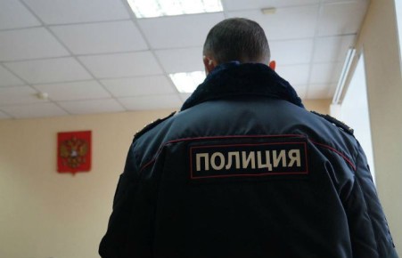 В Саяногорске полицейского подозревают в превышении полномочий