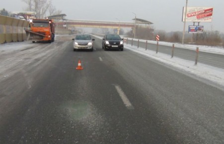 На трассе Абакан - Черногорск столкнулись четыре "Тойоты"