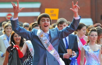 Выпускники школ рассчитывают на зарплату в 82 тыс. рублей