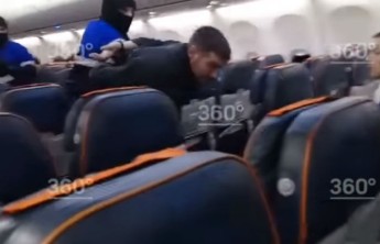 В ходе штурма задержан пассажир, захвативший самолет Сургут-Москва