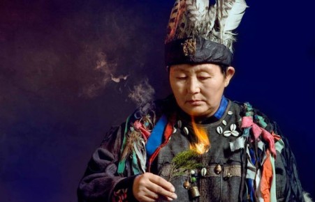 Шаманка из Хакасии рассказала, каким будет Год Желтой Свиньи