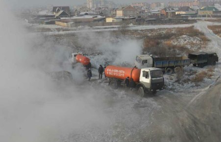 В Черногорске вторые сутки устраняют коммунальную аварию