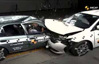 Австралийцы устроили краш-тест старой и новой Toyota Corolla