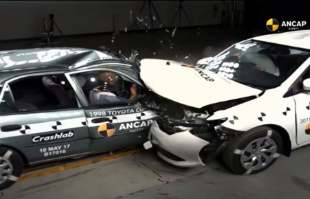 Австралийцы устроили краш-тест старой и новой Toyota Corolla