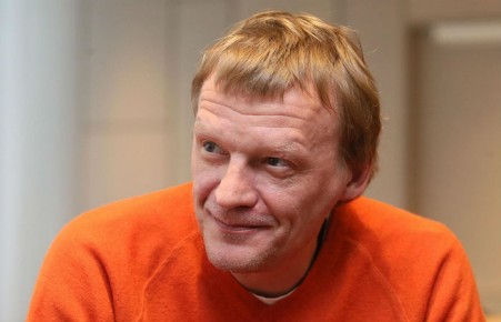 Актер Серебряков обвинил Россию в «разжигании войн»