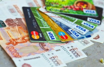 Переводы с карты на карту в России впервые обогнали снятие наличных