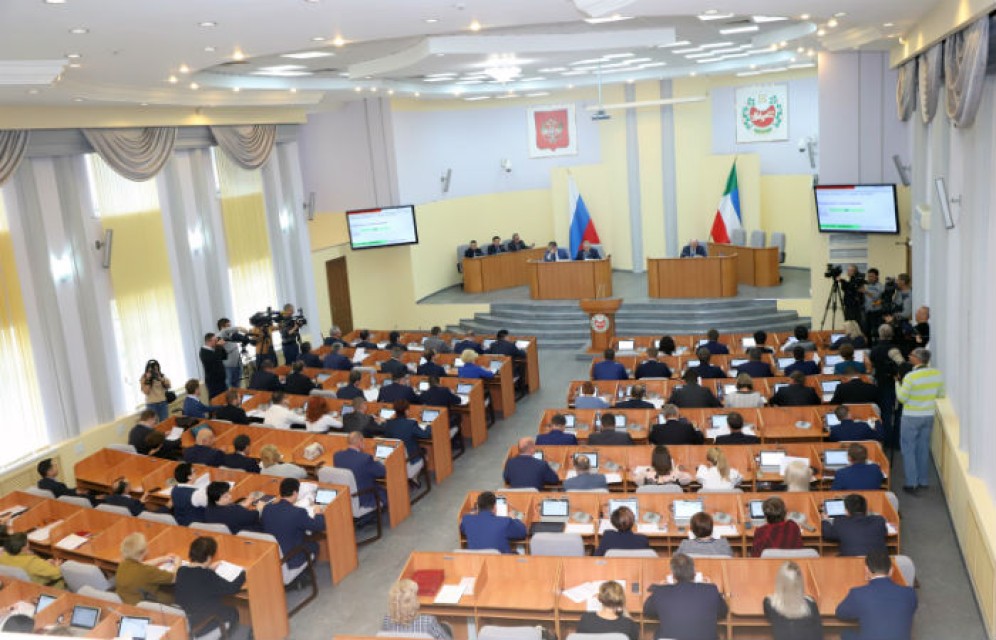 В Хакасии со второй попытки выбрали уполномоченного по правам человека