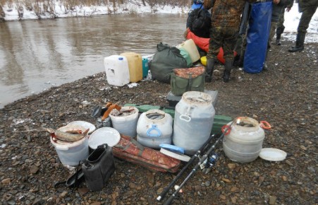 В Хакасии рыбакам-браконьерам грозит уголовное дело