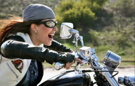 В Абазе не разъехались две несовершеннолетние байкерши