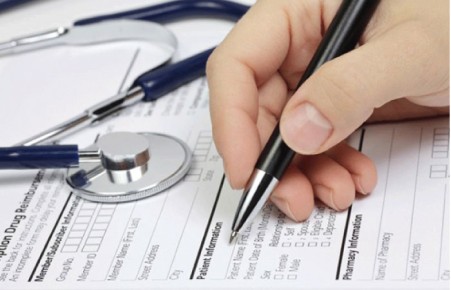 В абаканской поликлинике обнаружили врача-мошенника