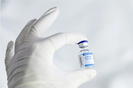 В Минздраве Хакасии рассказали когда и чем будут прививать школьников от COVID-19