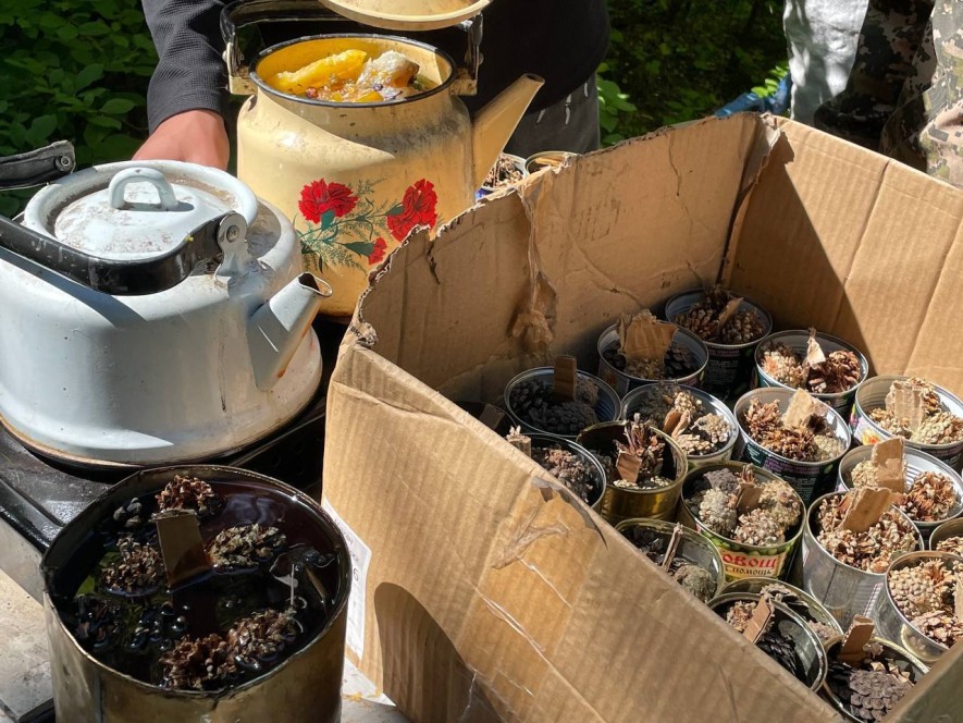 В Хакасии юнармейцы делают окопные свечи для участников СВО