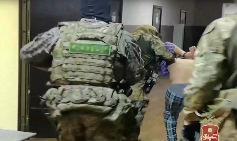 Пьяный абаканец позвонил в полицию и требовал вернуть интернет