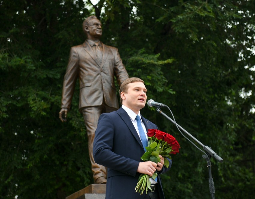 В Абакане открыт памятник Николаю Булакину