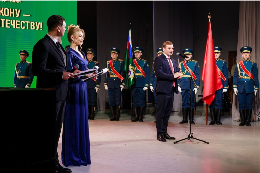 Глава Хакасии принял участие в торжествах к 15-летию СК России в Красноярске