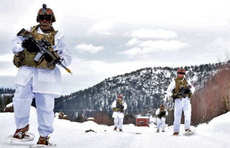 Почти 200 американских морпехов замерзли на учениях у границ России