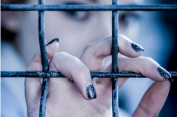 В Новосибирске женщина получила 12 лет колонии за производство 67 кг наркотиков