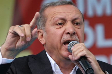 Эрдоган обвинил Меркель в поддержке террористов