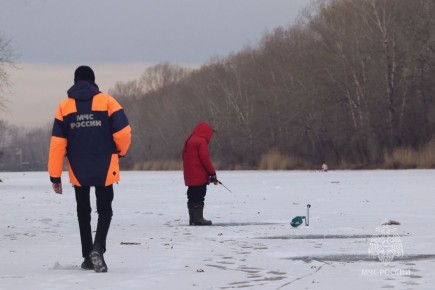 Лед на водоемах Хакасии набирает прочность