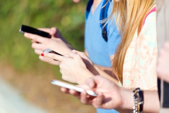 В Госдуме объяснили ограничения мессенджеров WhatsApp* и Telegram в России