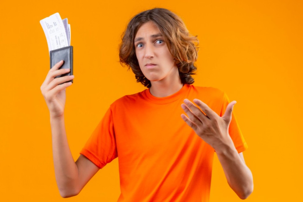 Абаканский студент хотел сходить незнакомкой на стендап-шоу, но потерял 30 тыс. руб.